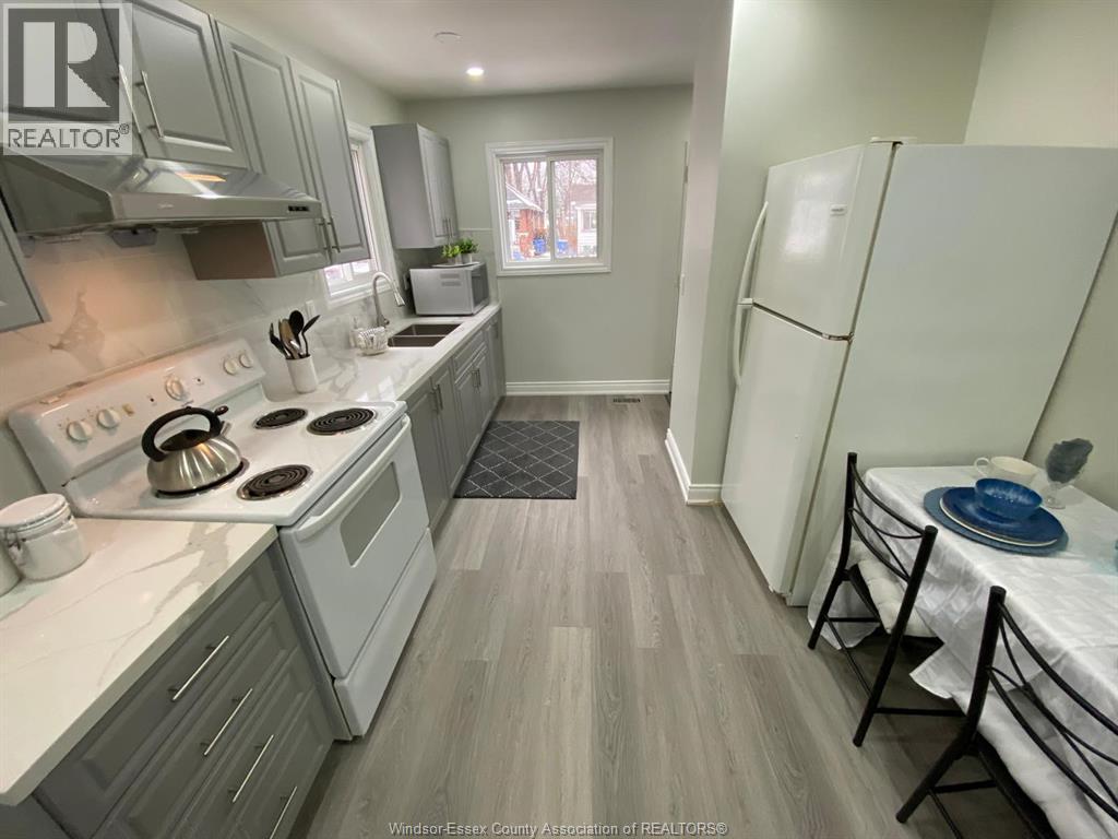 3563 Bloomfield, Windsor, Ontario N9C 1R8 - Photo 13 - 25031639