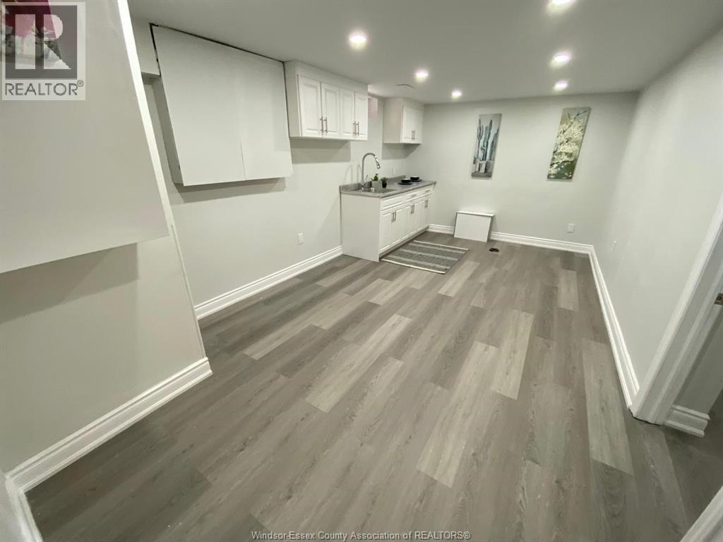 3563 Bloomfield, Windsor, Ontario N9C 1R8 - Photo 33 - 25031639