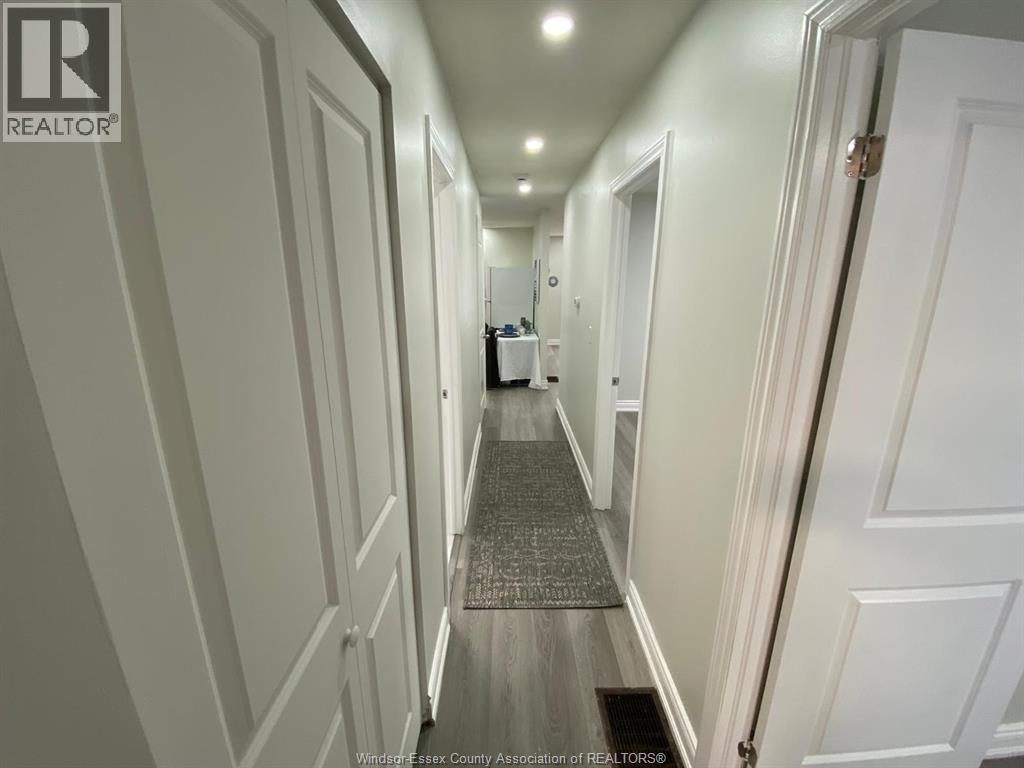 3563 Bloomfield, Windsor, Ontario N9C 1R8 - Photo 28 - 25031639