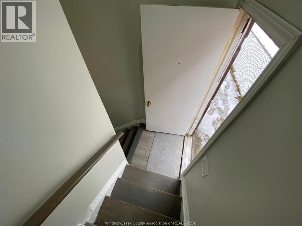 3563 Bloomfield, Windsor, Ontario N9C 1R8 - Photo 30 - 25031639