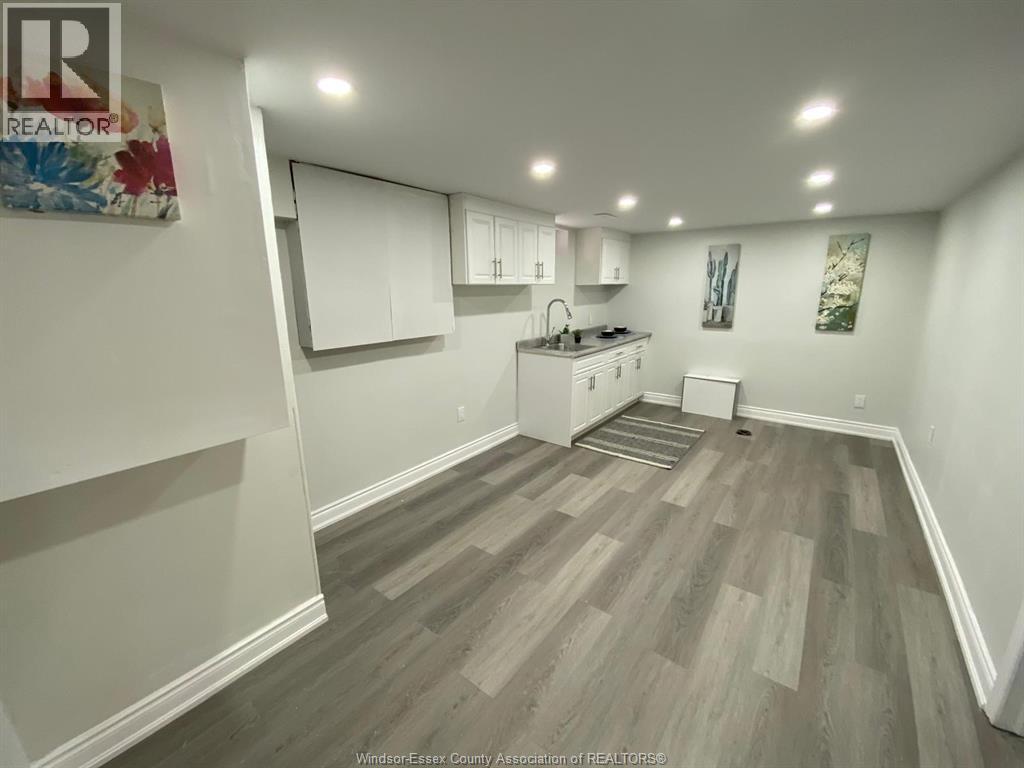 3563 Bloomfield, Windsor, Ontario N9C 1R8 - Photo 34 - 25031639