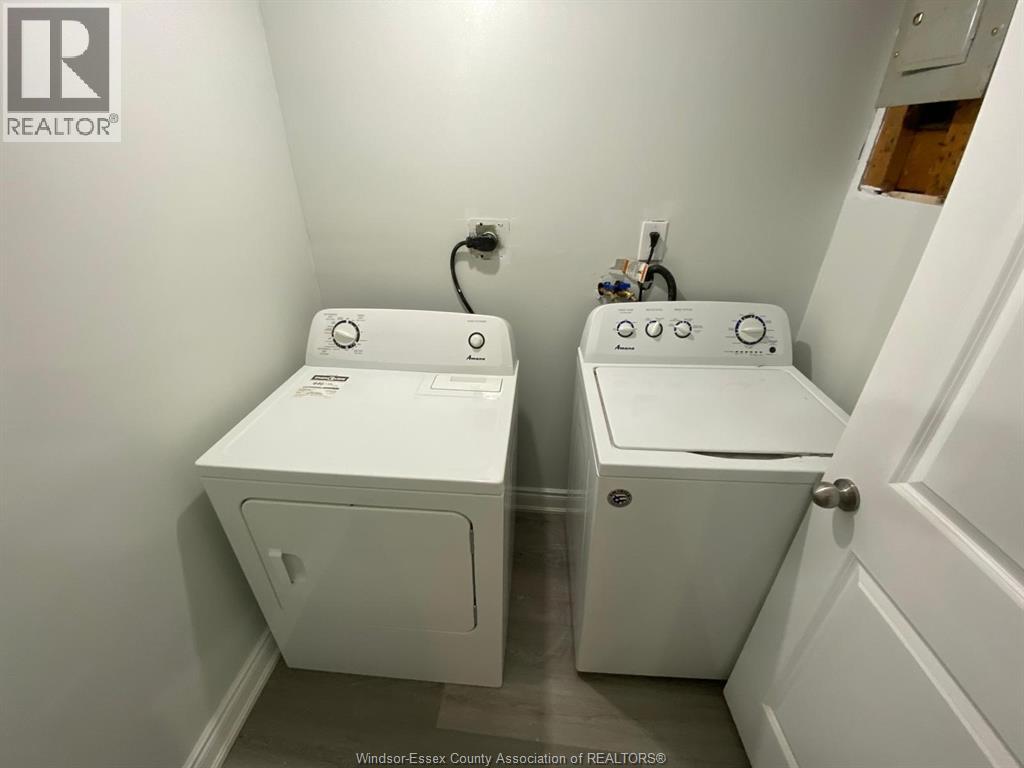 3563 Bloomfield, Windsor, Ontario N9C 1R8 - Photo 44 - 25031639