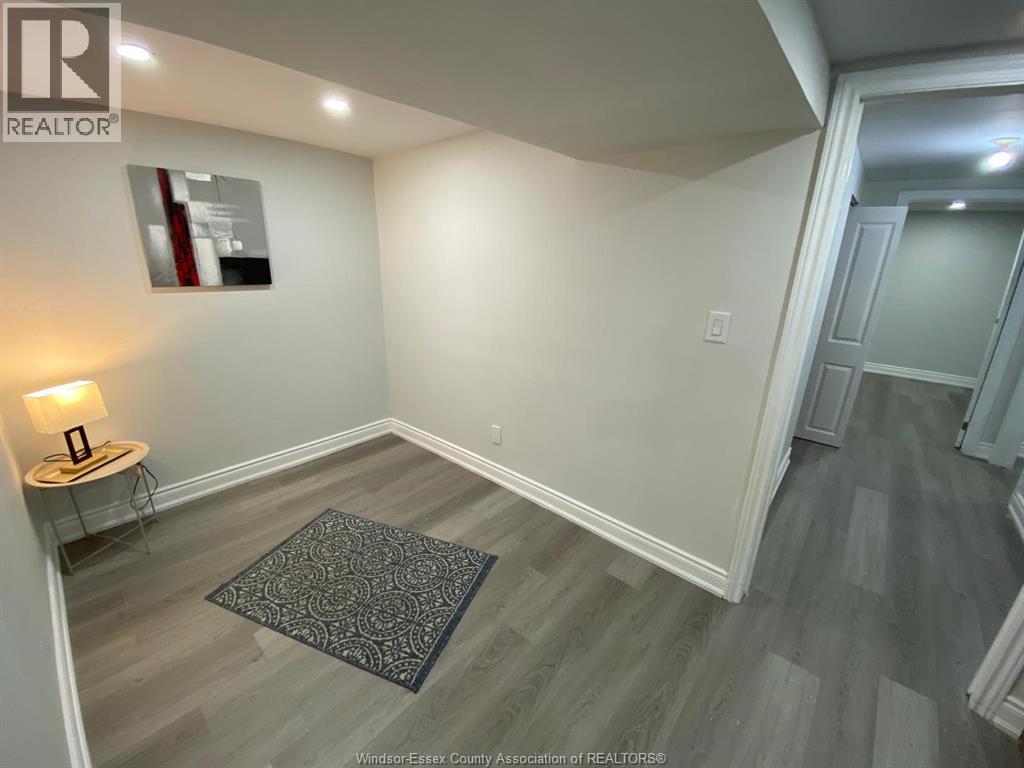 3563 Bloomfield, Windsor, Ontario N9C 1R8 - Photo 36 - 25031639