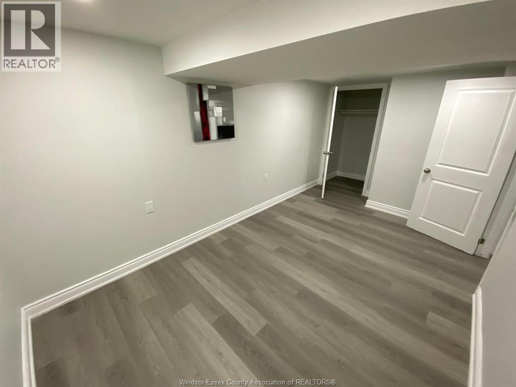 3563 Bloomfield, Windsor, Ontario N9C 1R8 - Photo 40 - 25031639