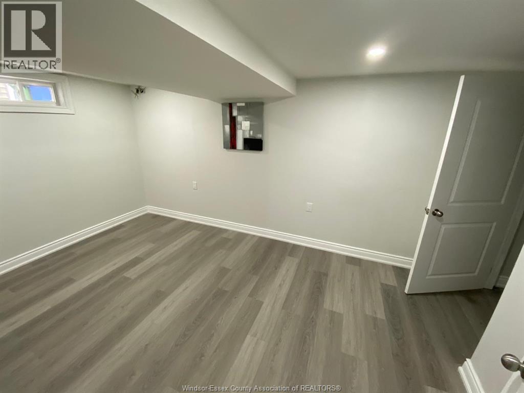 3563 Bloomfield, Windsor, Ontario N9C 1R8 - Photo 43 - 25031639