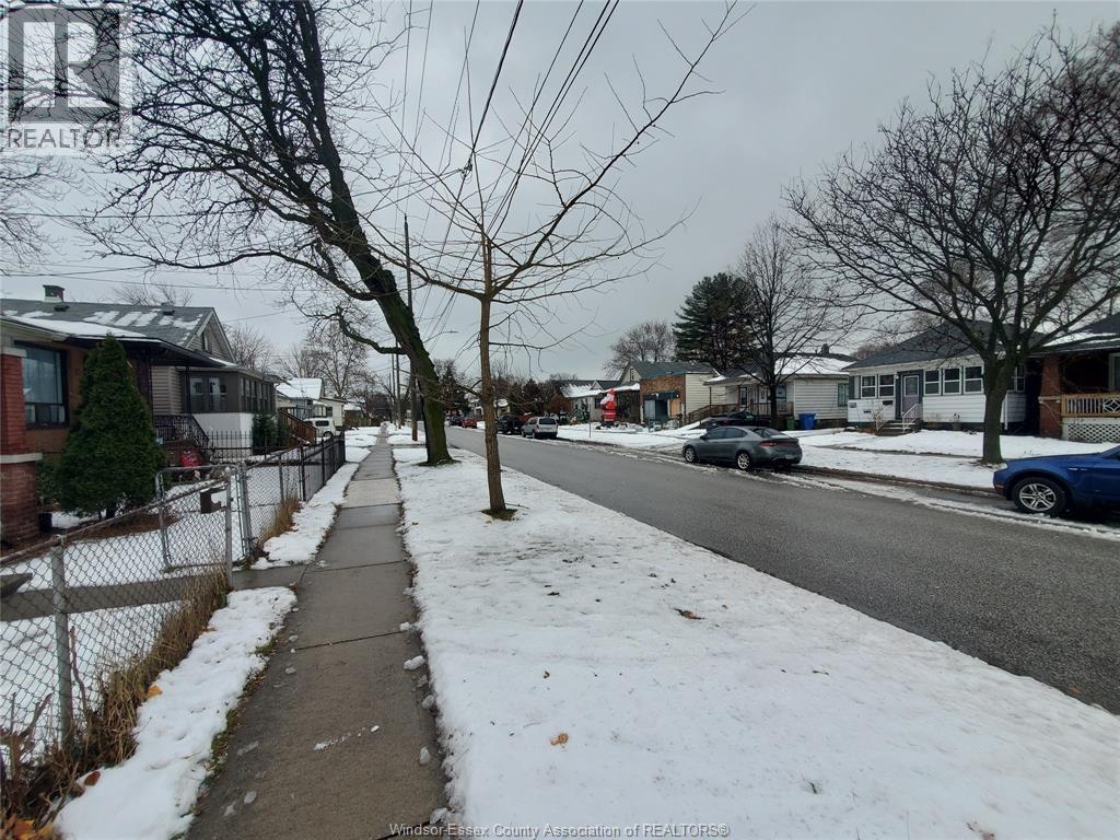 3563 Bloomfield, Windsor, Ontario N9C 1R8 - Photo 49 - 25031639