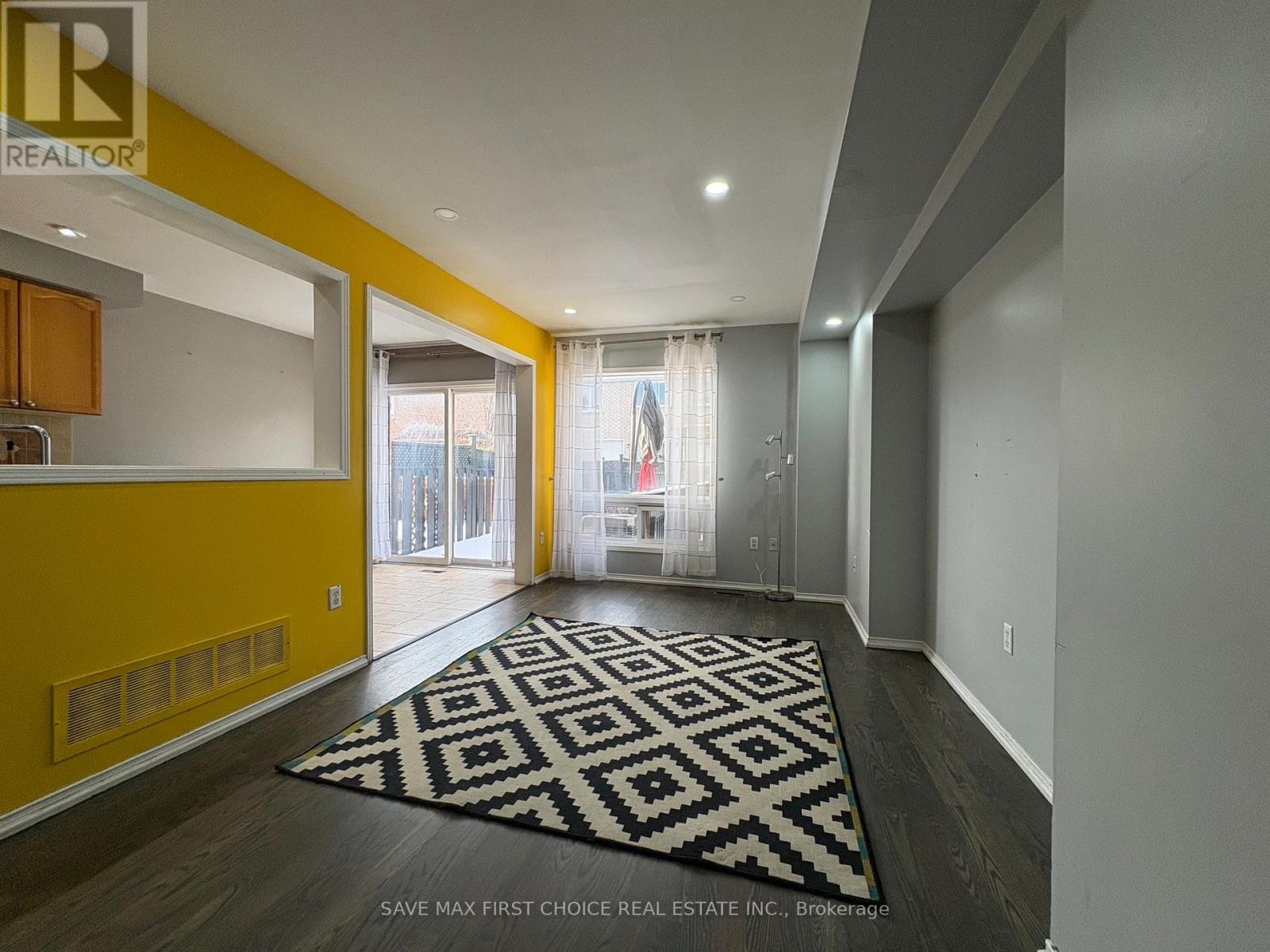 3395 Scotch Pine Gate, Mississauga, Ontario  L5N 7M8 - Photo 2 - W12613024