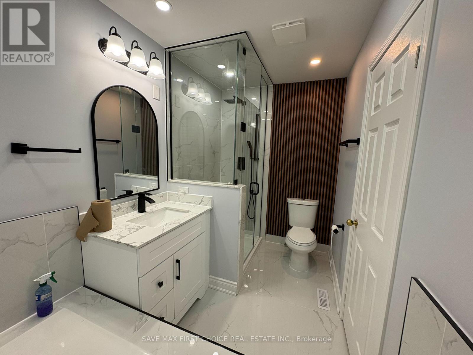 3395 Scotch Pine Gate, Mississauga, Ontario  L5N 7M8 - Photo 8 - W12613024