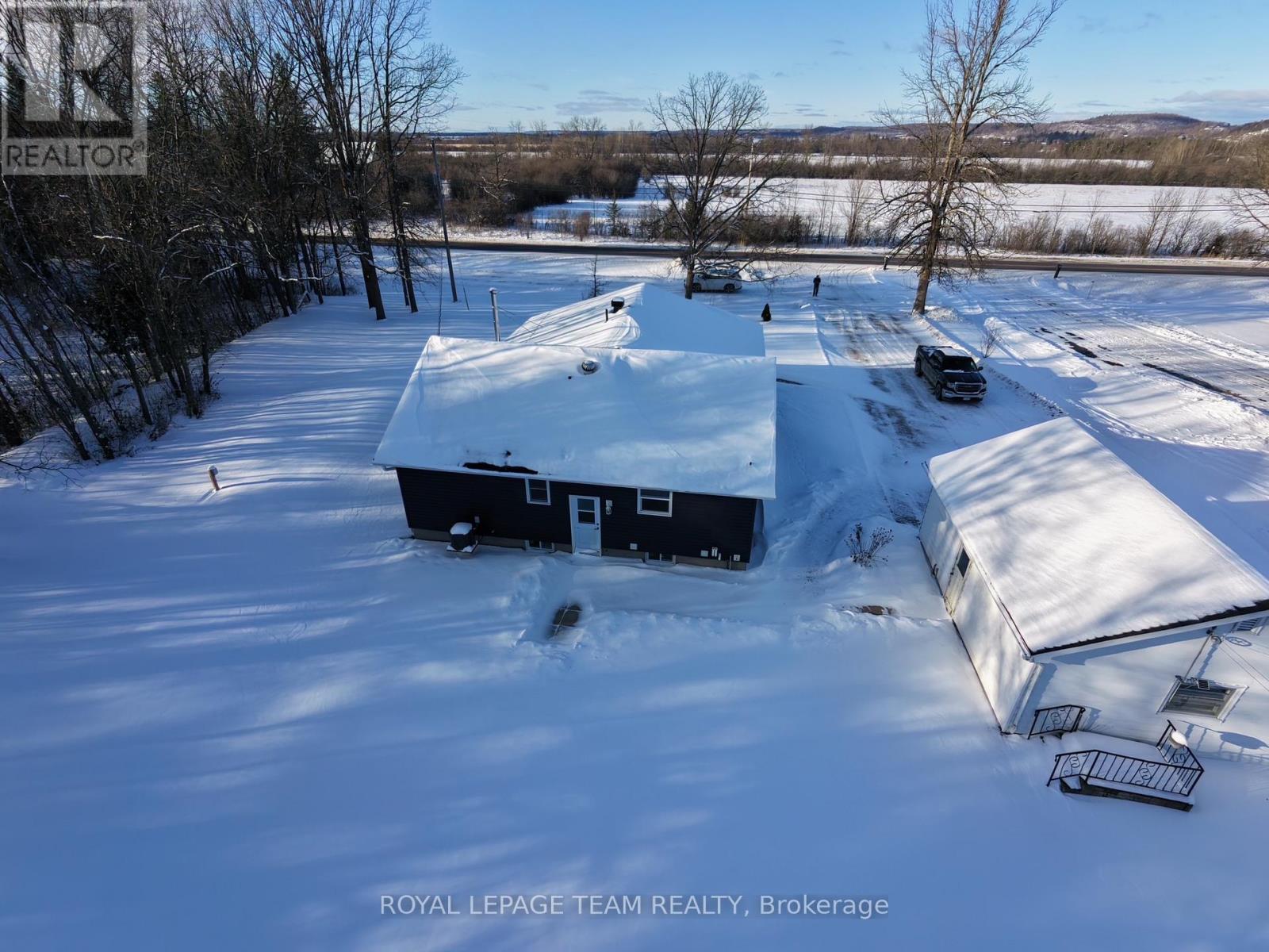 1157 Hwy 132 Highway, Admaston/bromley, Ontario  K7V 3Z5 - Photo 3 - X12598856