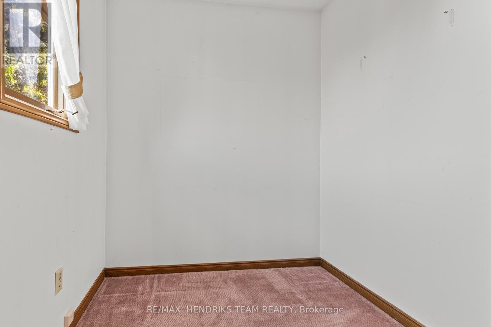 704 Vine Street, St. Catharines, Ontario L2M 7L7 - Photo 25 - X12576264