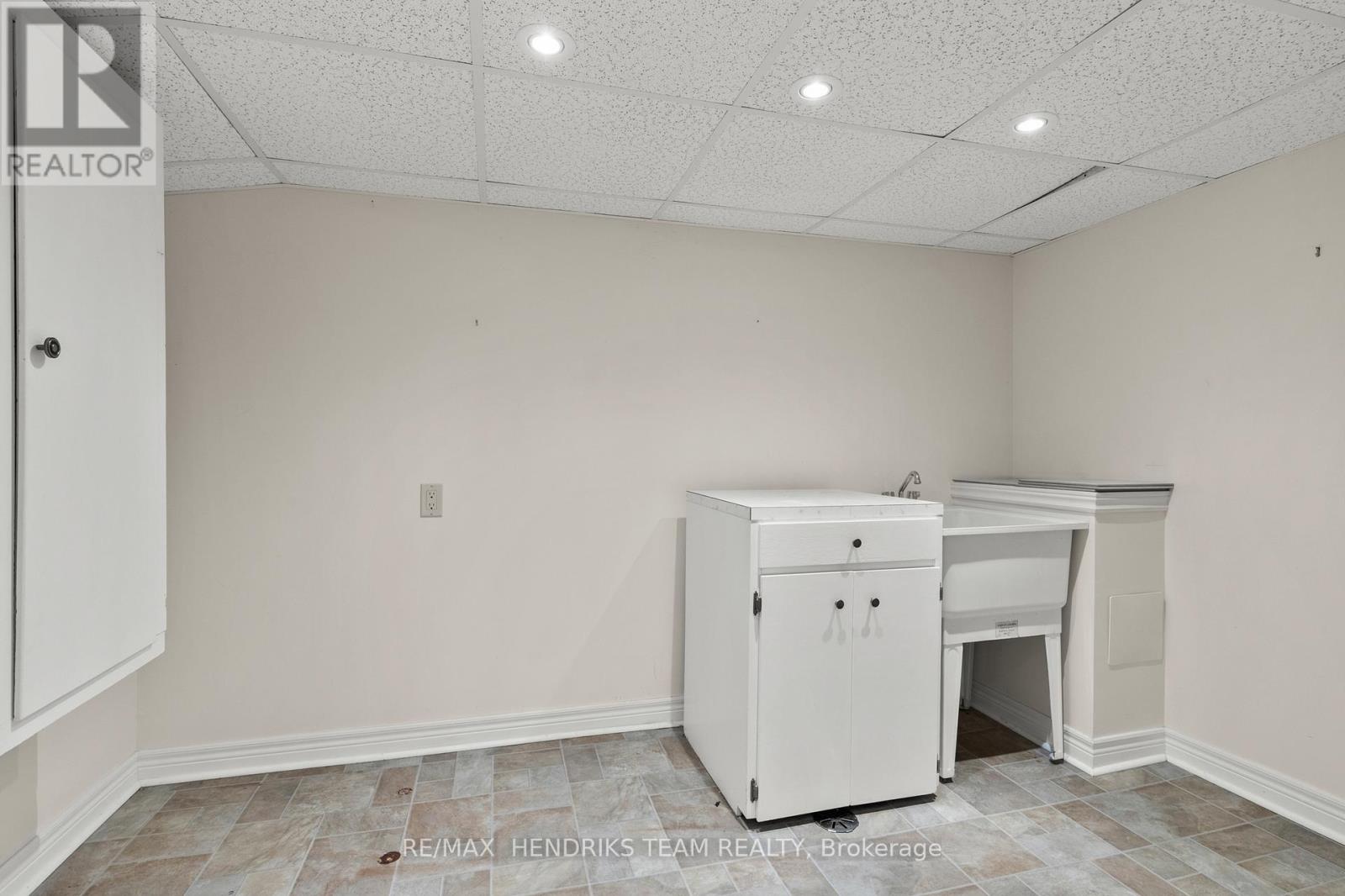 704 Vine Street, St. Catharines, Ontario L2M 7L7 - Photo 32 - X12576264