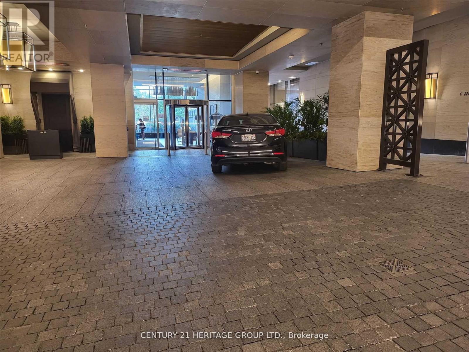 2313 - 188 Cumberland Street, Toronto, Ontario  M5R 0B6 - Photo 3 - C12630724