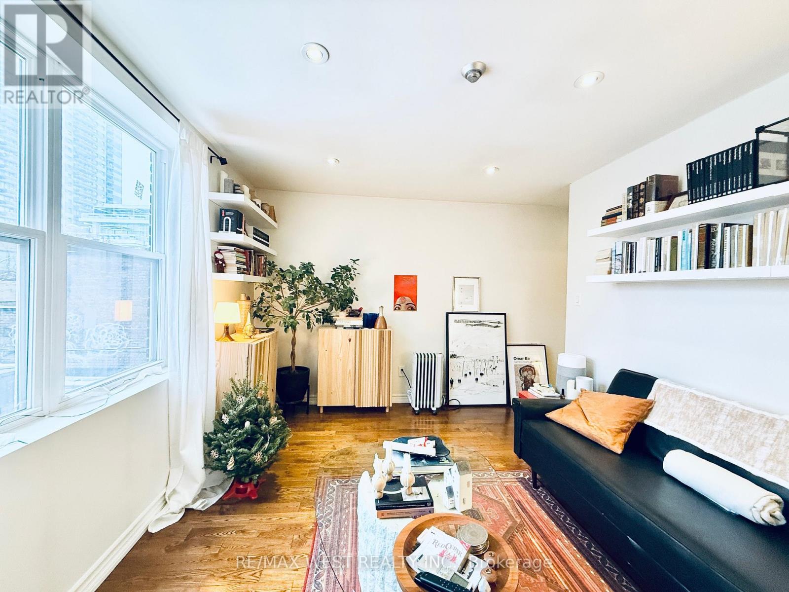 D - 132 Avenue Road, Toronto, Ontario  M5R 2H6 - Photo 3 - C12630734