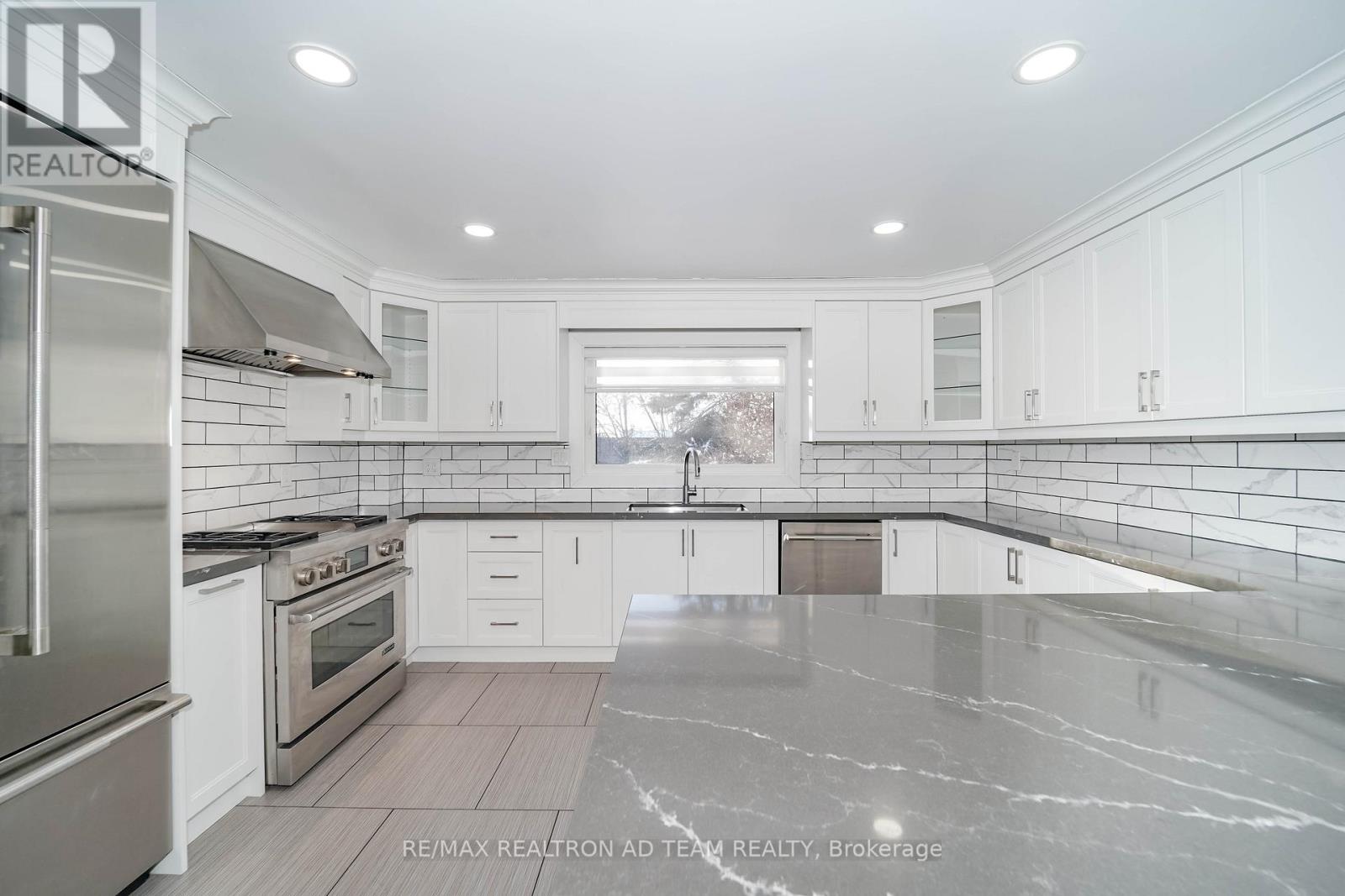 4 Gilmour Drive, Ajax, Ontario  L1S 5J9 - Photo 14 - E12630660