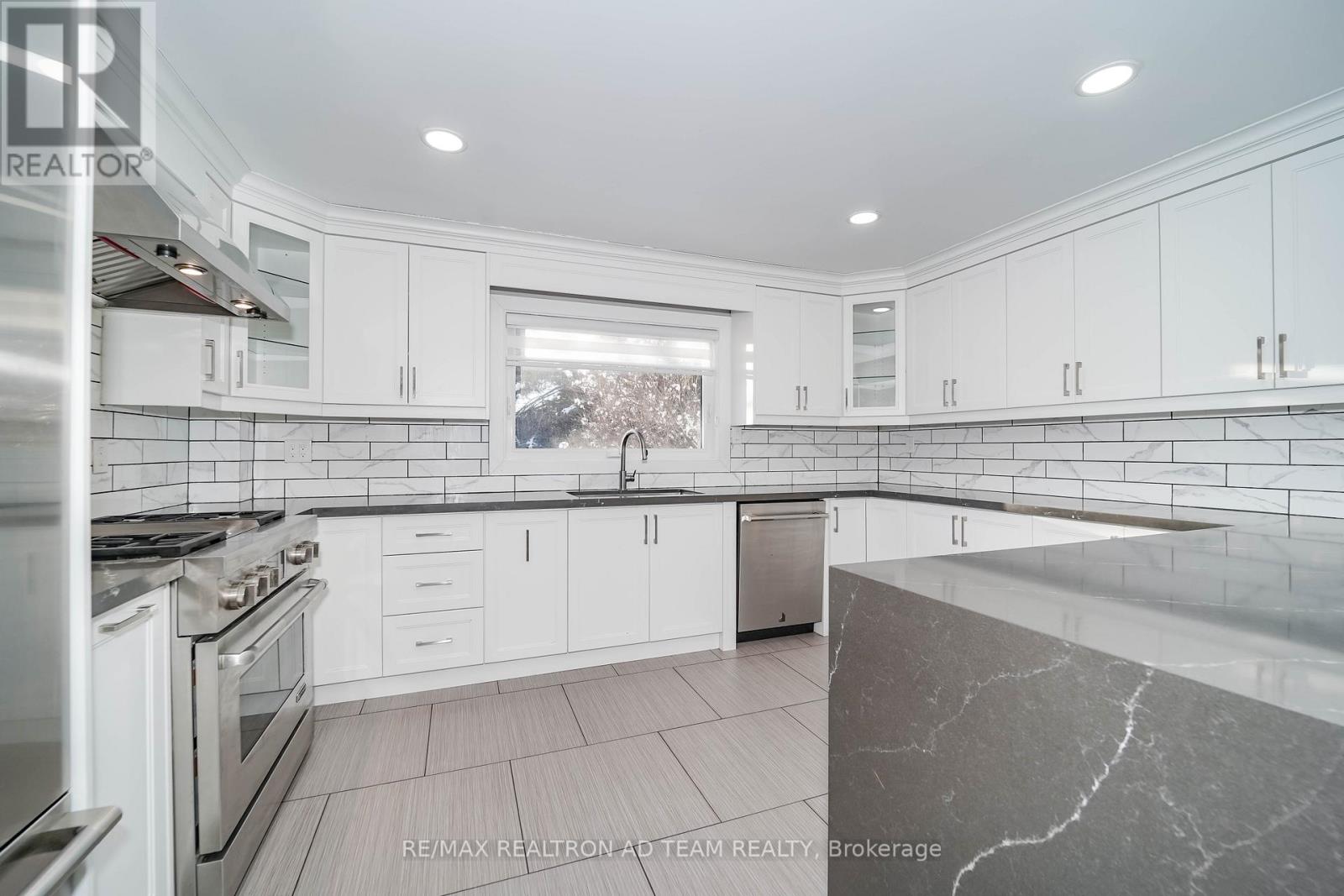 4 Gilmour Drive, Ajax, Ontario  L1S 5J9 - Photo 15 - E12630660