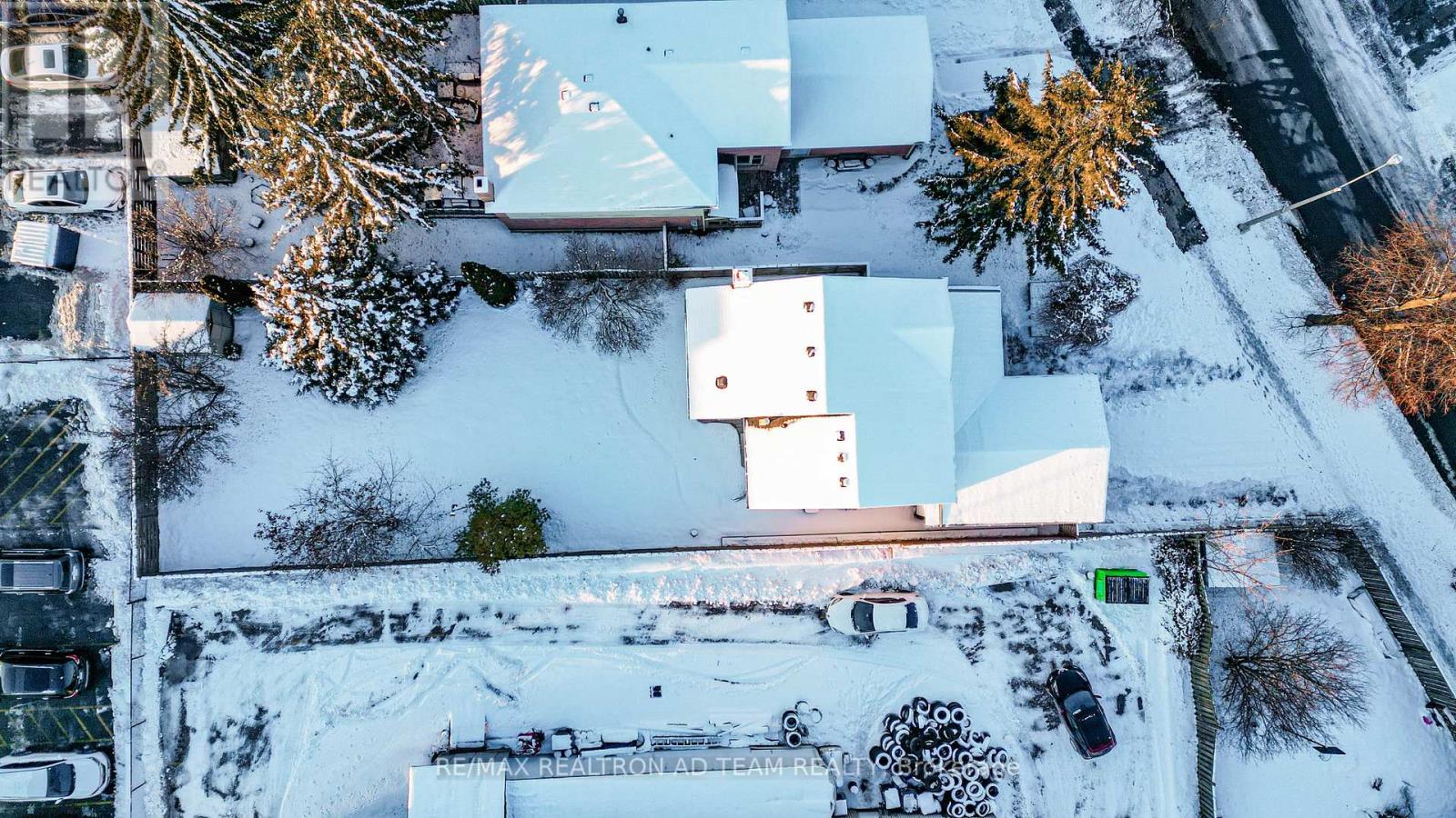 4 Gilmour Drive, Ajax, Ontario  L1S 5J9 - Photo 3 - E12630660