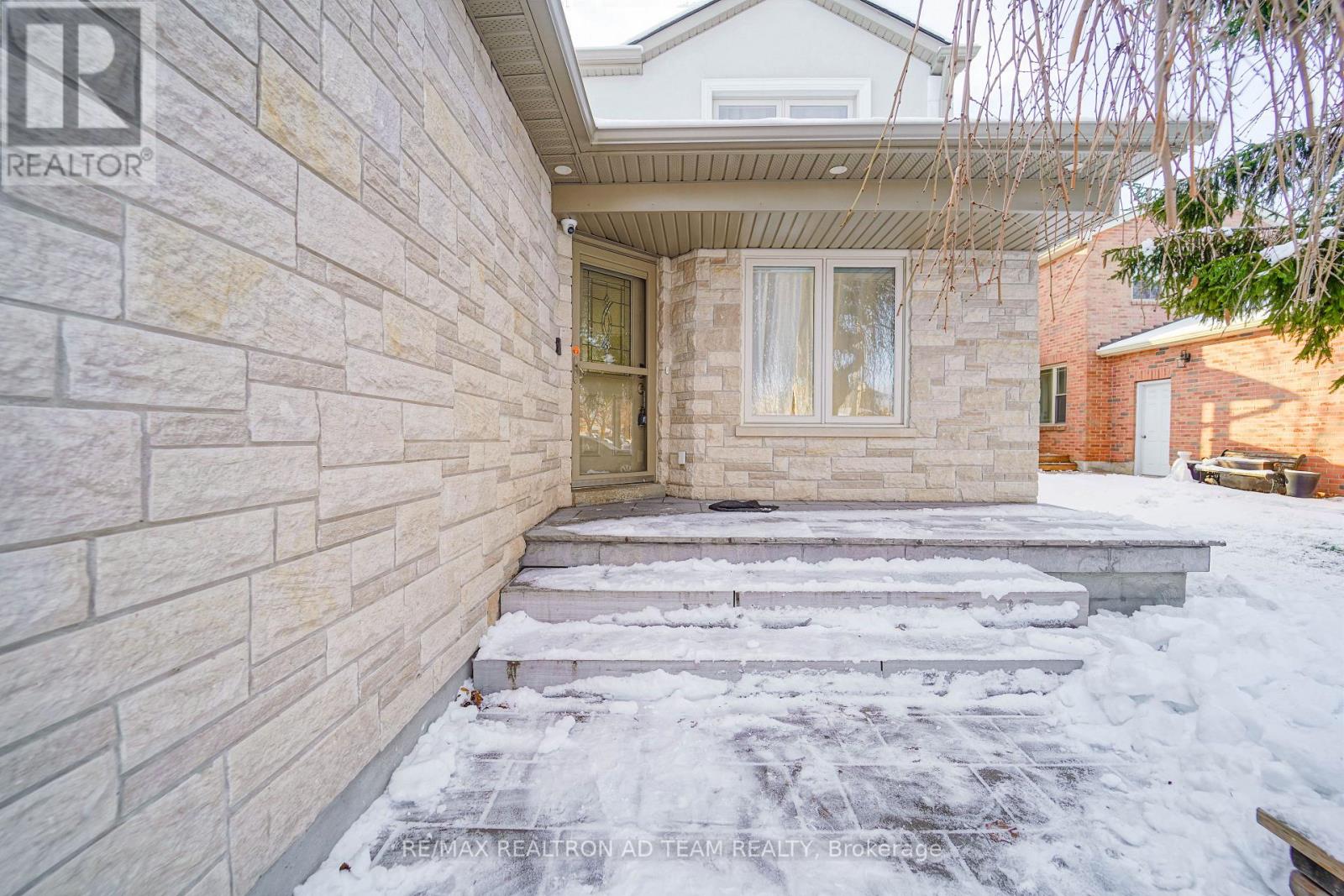 4 Gilmour Drive, Ajax, Ontario  L1S 5J9 - Photo 6 - E12630660