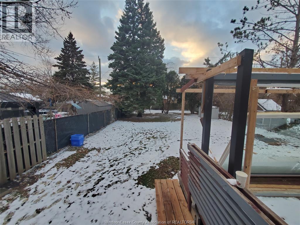 1317 Rankin, Windsor, Ontario N9B 2S5 - Photo 17 - 25031640