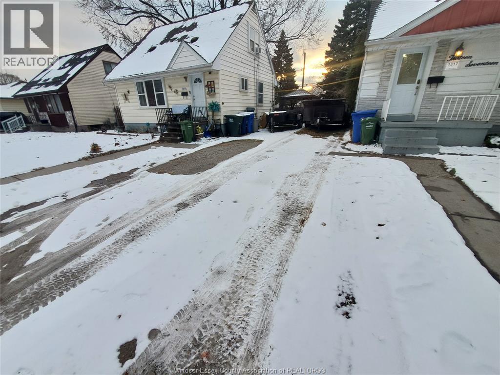 1317 Rankin, Windsor, Ontario N9B 2S5 - Photo 4 - 25031640