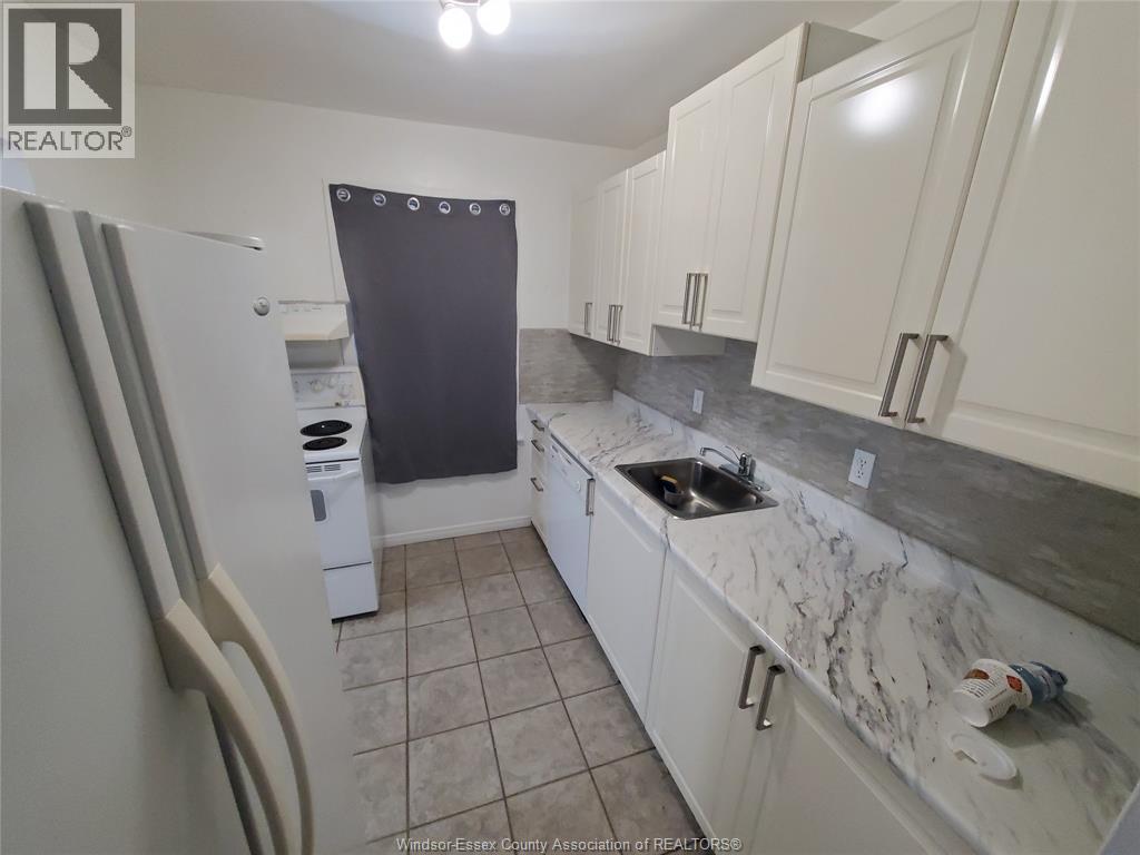 1317 Rankin, Windsor, Ontario N9B 2S5 - Photo 8 - 25031640