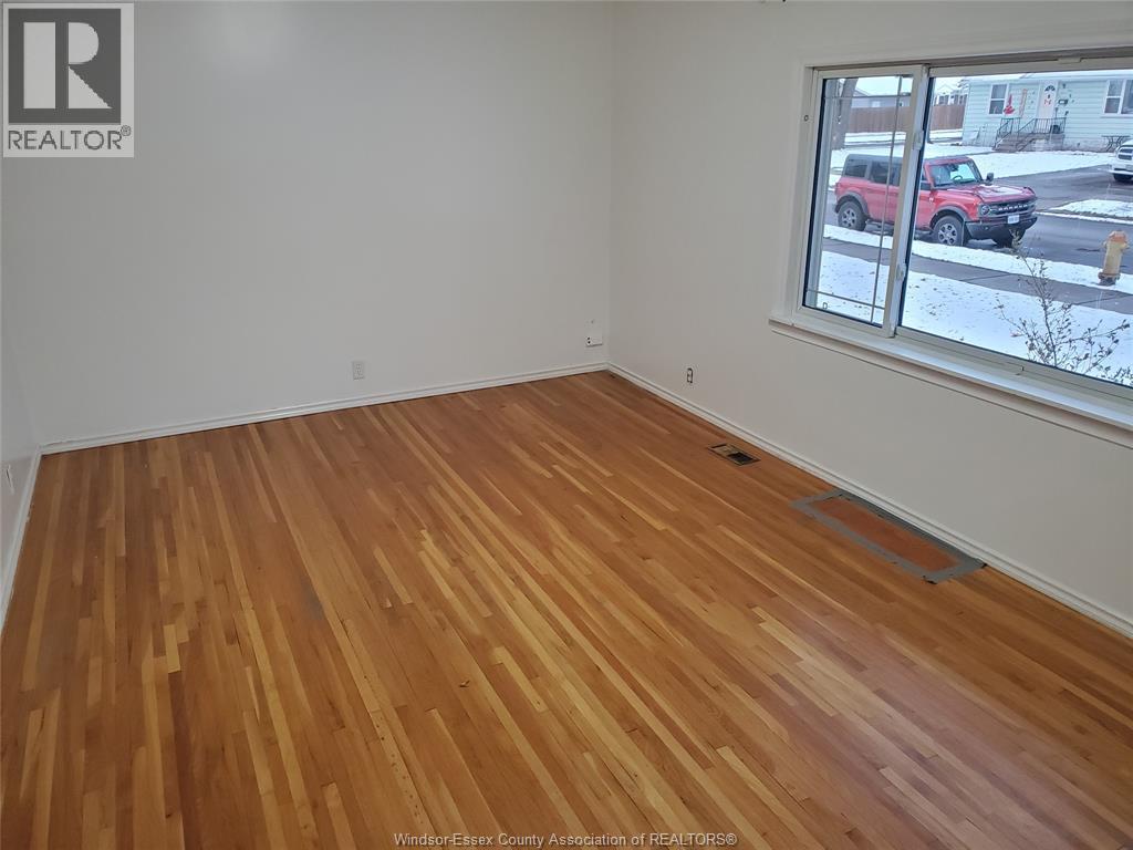 1317 Rankin, Windsor, Ontario N9B 2S5 - Photo 9 - 25031640