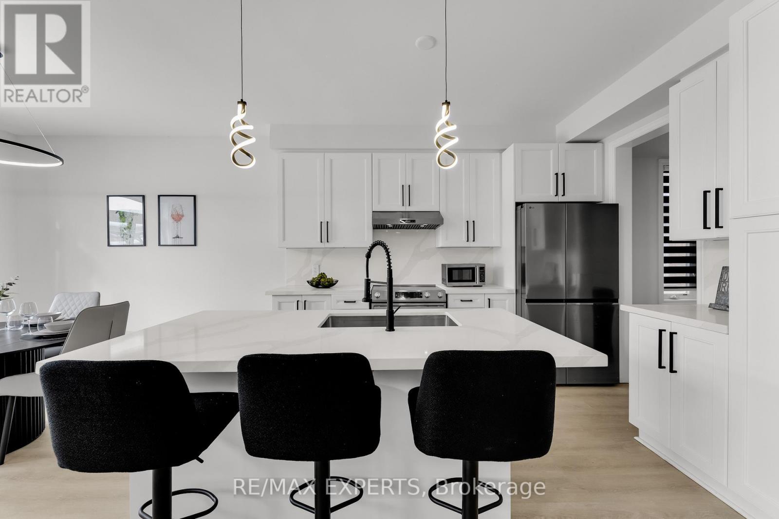 12 Vista Drive, Bradford West Gwillimbury (Bradford), Ontario  L3Z 0B6 - Photo 14 - N12630632