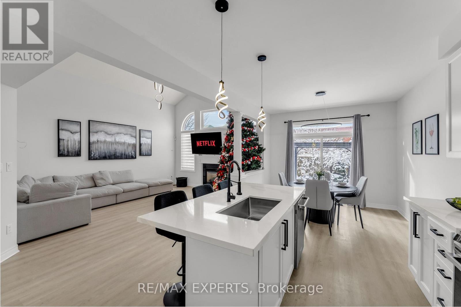 12 Vista Drive, Bradford West Gwillimbury (Bradford), Ontario  L3Z 0B6 - Photo 16 - N12630632