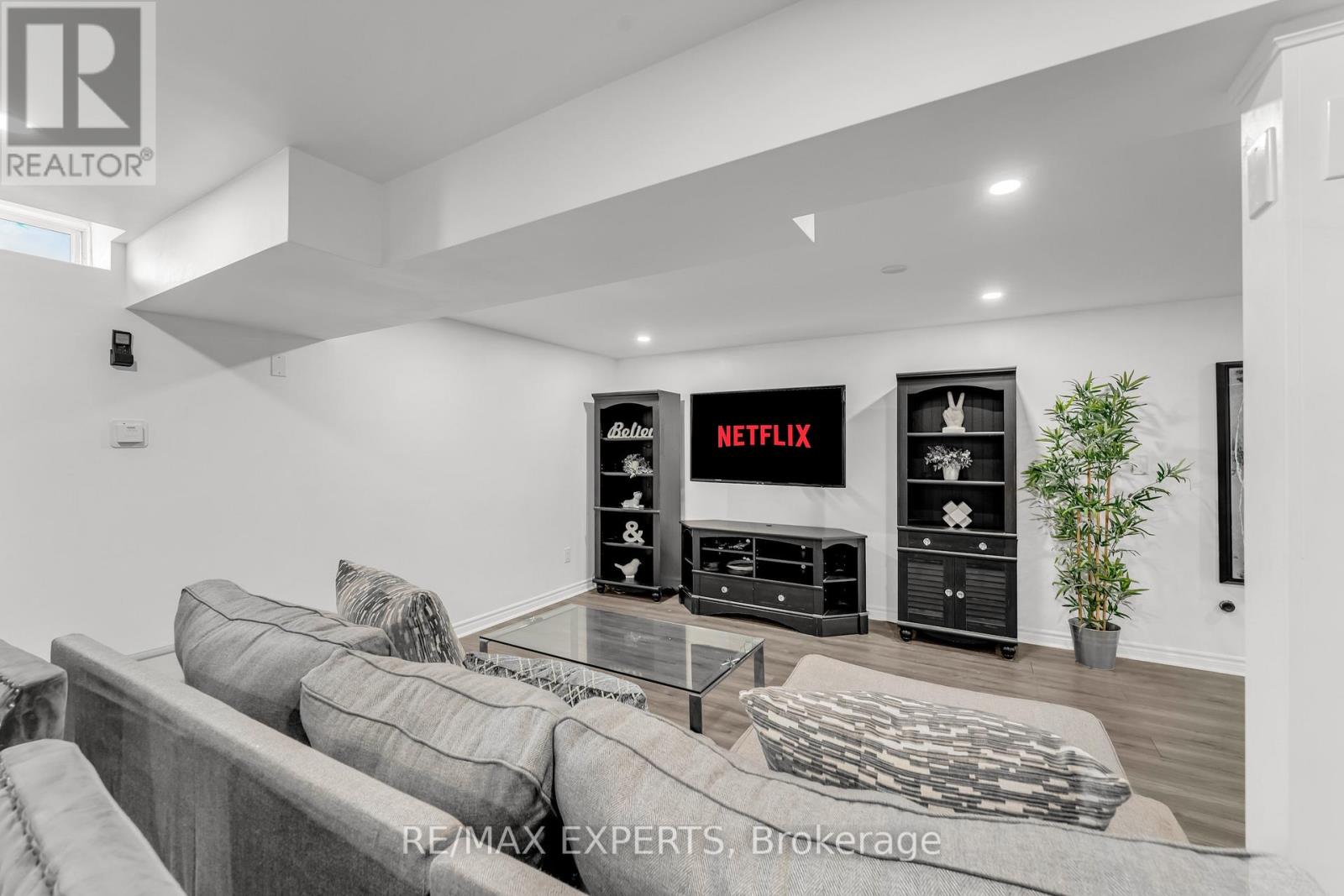 12 Vista Drive, Bradford West Gwillimbury (Bradford), Ontario  L3Z 0B6 - Photo 38 - N12630632