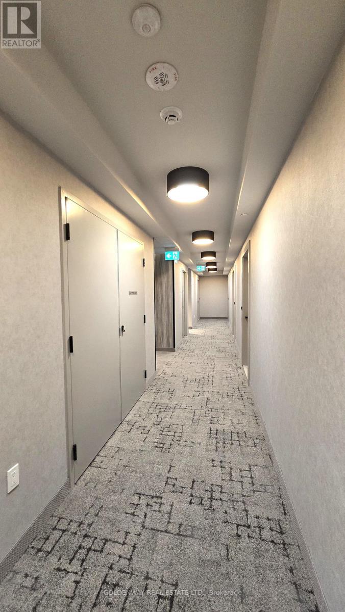 4515 - 8 Interchange Way, Vaughan (Vaughan Corporate Centre), Ontario  L4K 5Z7 - Photo 3 - N12630658