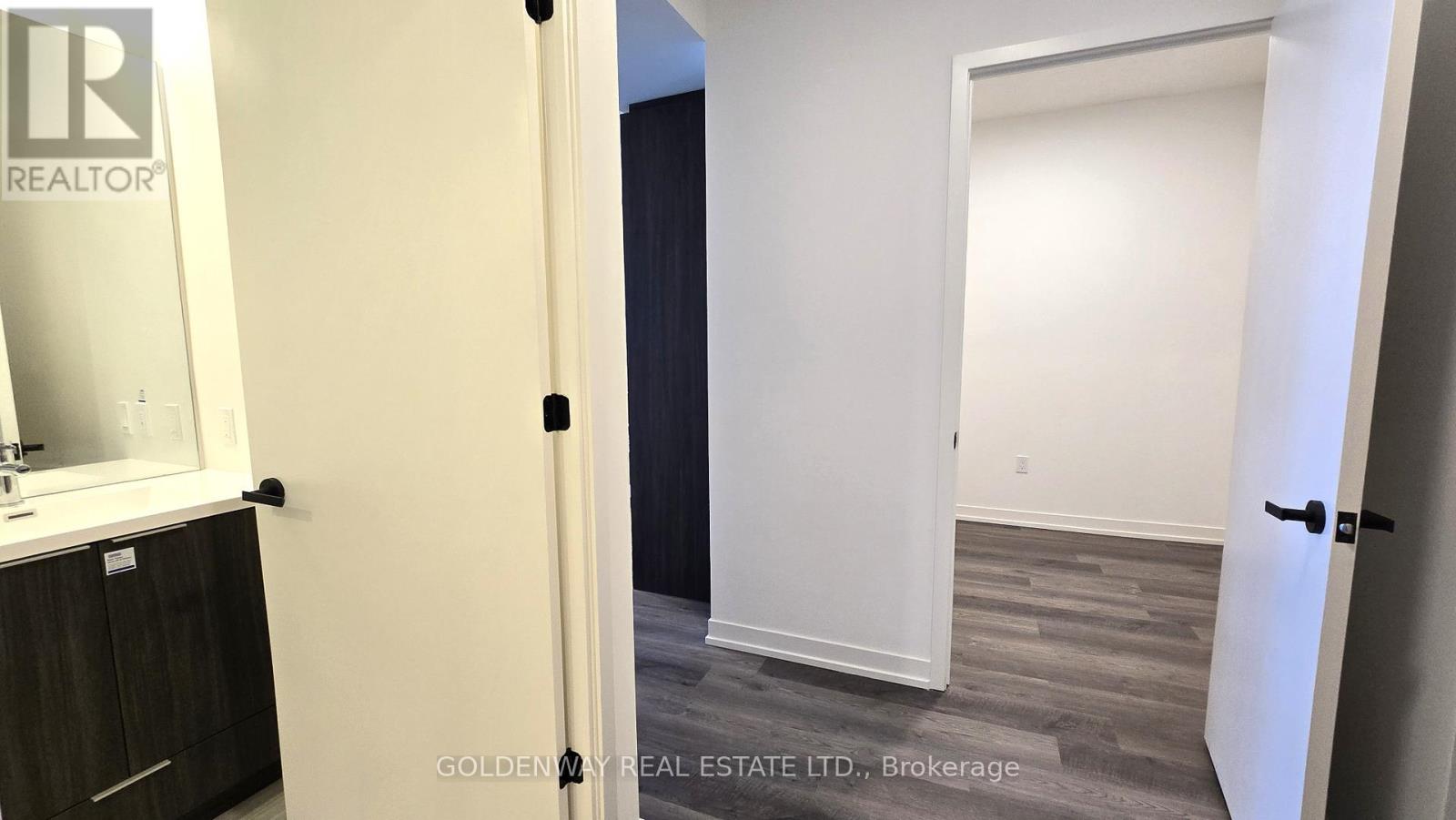 4515 - 8 Interchange Way, Vaughan (Vaughan Corporate Centre), Ontario  L4K 5Z7 - Photo 4 - N12630658