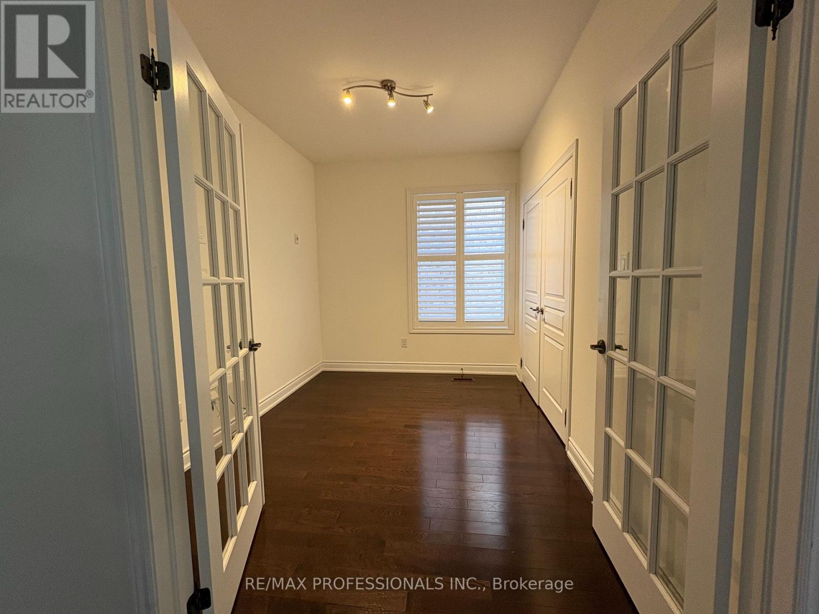 73 Barletta Drive, Vaughan, Ontario  L6A 4H5 - Photo 13 - N12630672