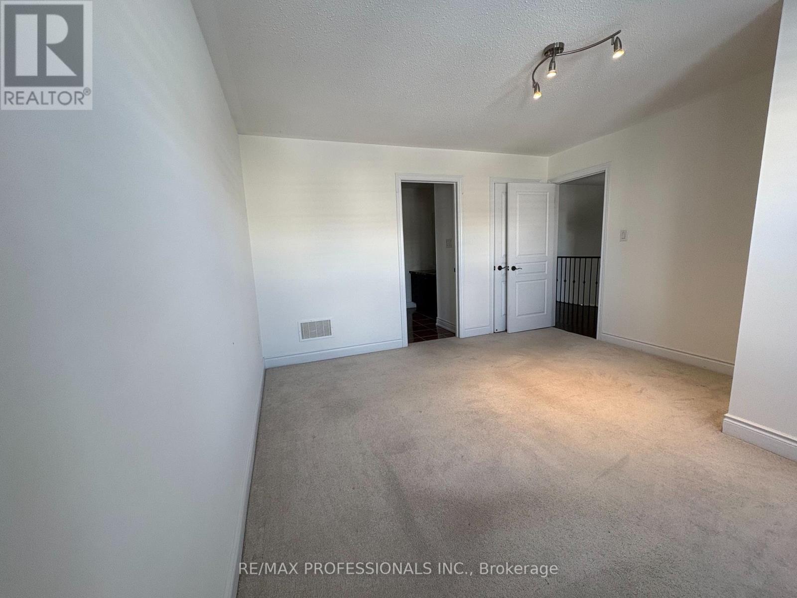 73 Barletta Drive, Vaughan, Ontario  L6A 4H5 - Photo 22 - N12630672