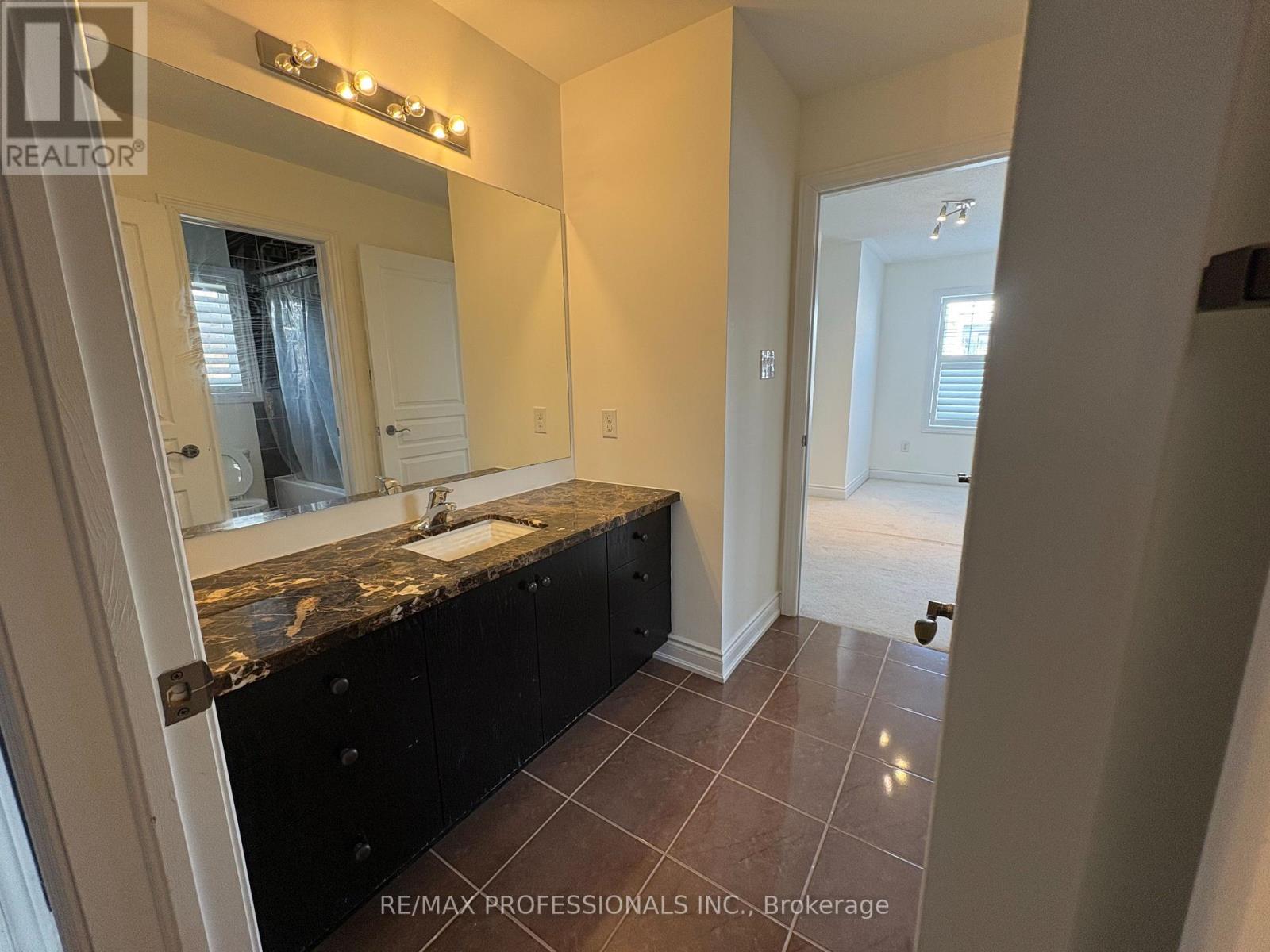 73 Barletta Drive, Vaughan, Ontario  L6A 4H5 - Photo 23 - N12630672