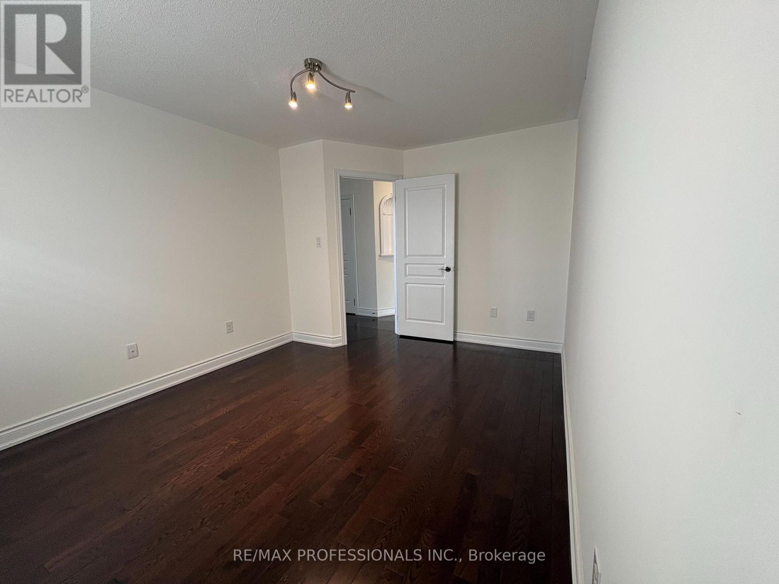 73 Barletta Drive, Vaughan, Ontario  L6A 4H5 - Photo 28 - N12630672