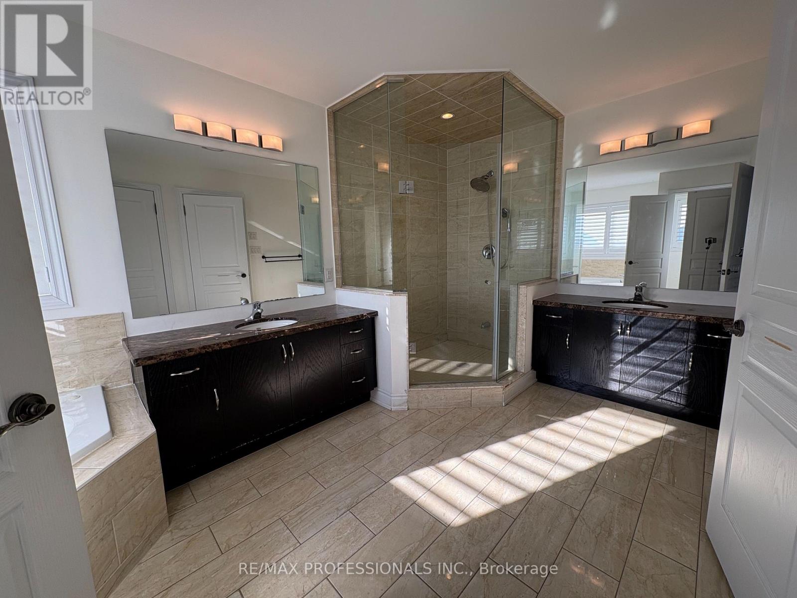 73 Barletta Drive, Vaughan, Ontario  L6A 4H5 - Photo 37 - N12630672