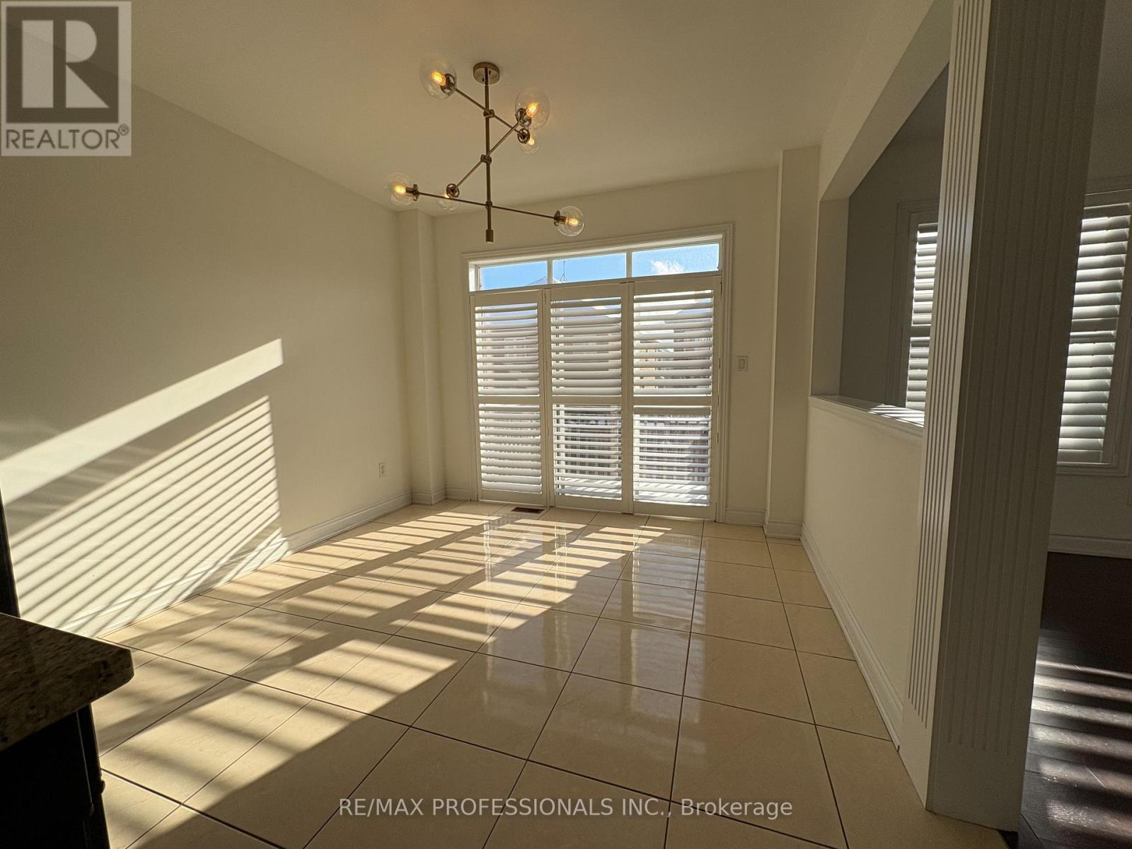 73 Barletta Drive, Vaughan, Ontario  L6A 4H5 - Photo 7 - N12630672