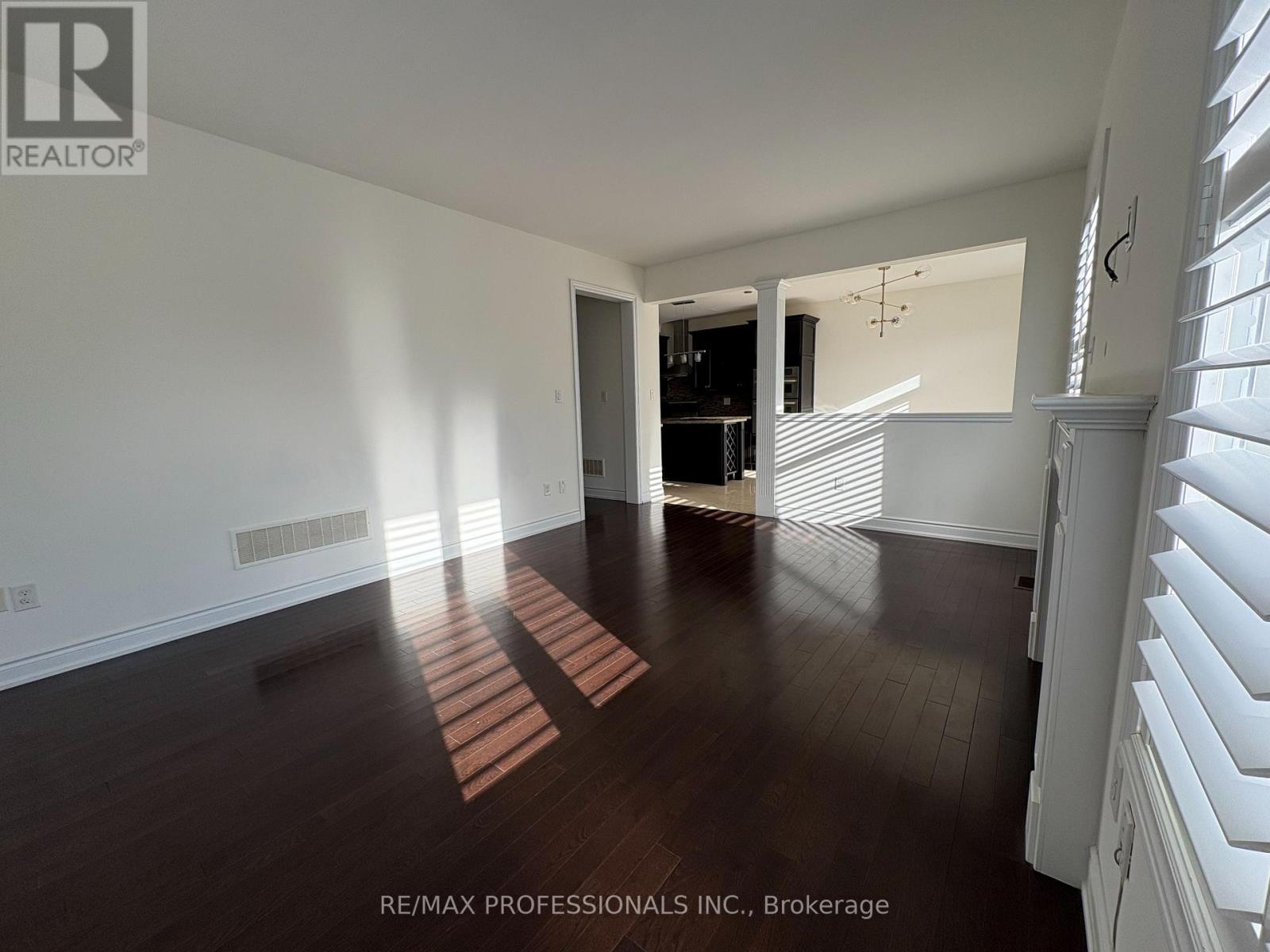 73 Barletta Drive, Vaughan, Ontario  L6A 4H5 - Photo 8 - N12630672