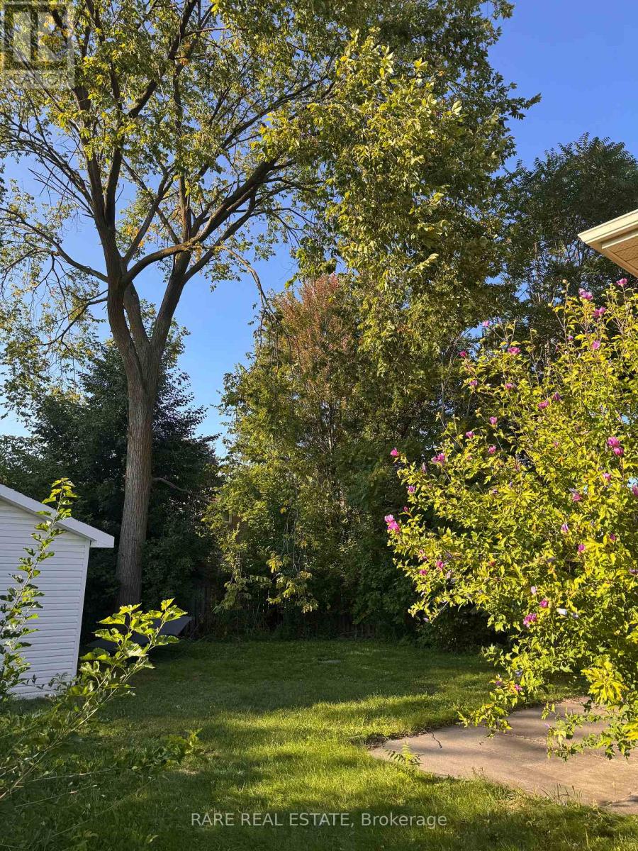 37 Ondrey Street, Bradford West Gwillimbury (Bradford), Ontario  L3Z 2W9 - Photo 8 - N12630698