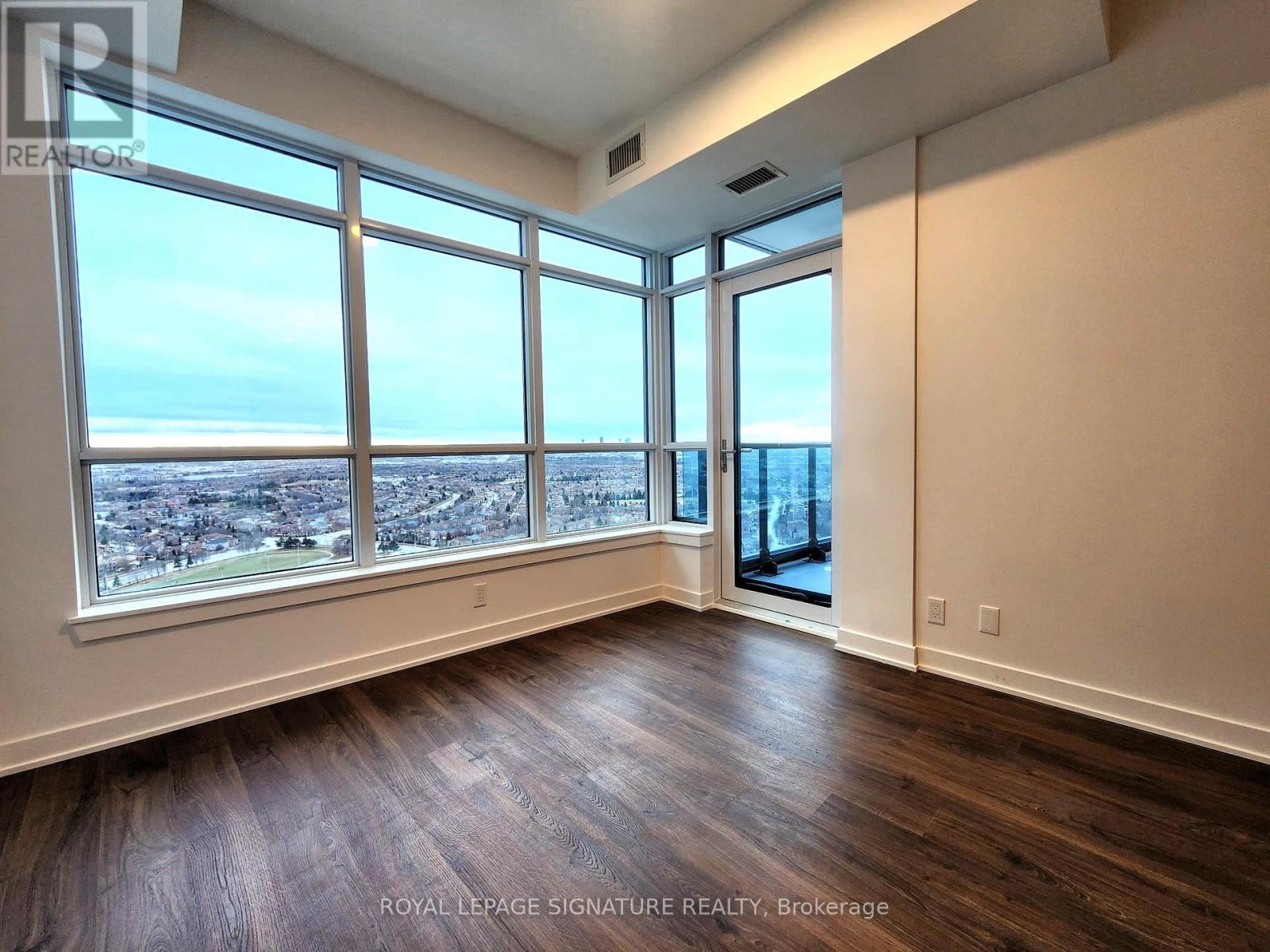 2705 - 50 Upper Mall Way, Vaughan (Brownridge), Ontario  L4J 0L8 - Photo 2 - N12630738