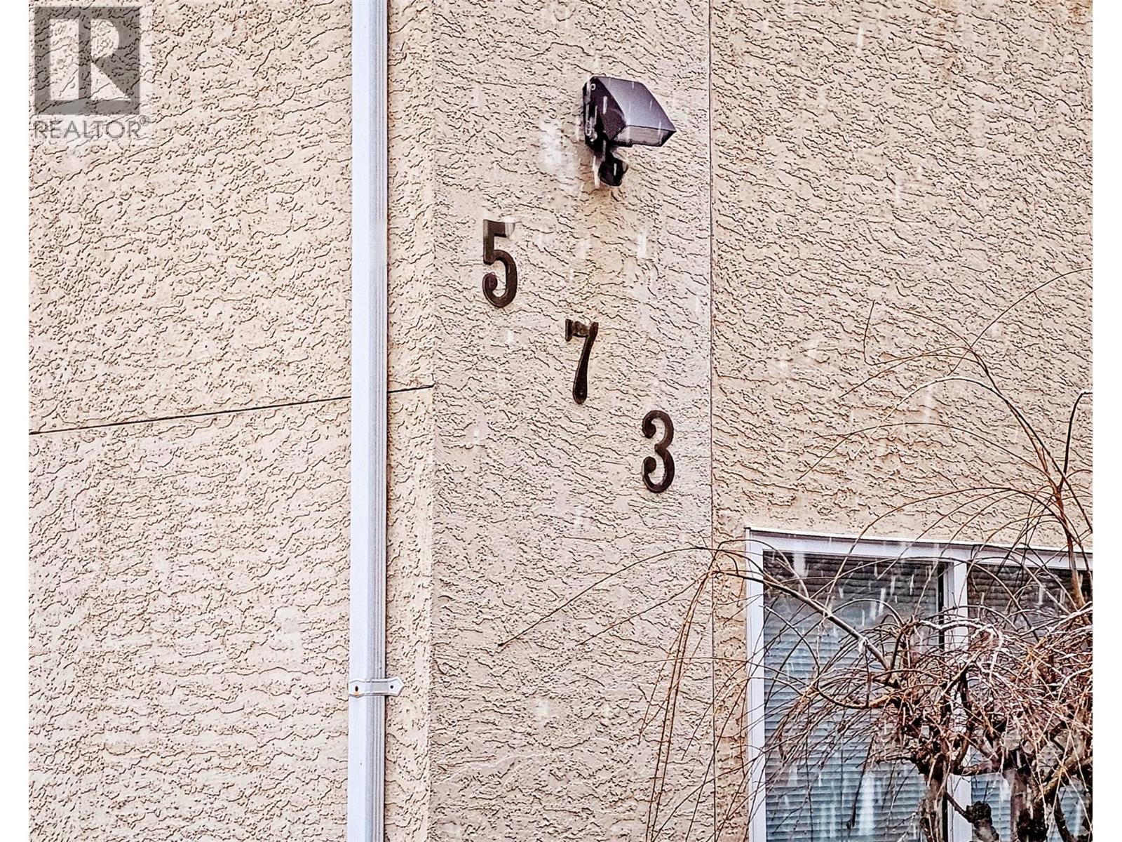 573 10th Avenue Unit# 2, Castlegar, British Columbia V1N 1K6 - Photo 3 - 10370933