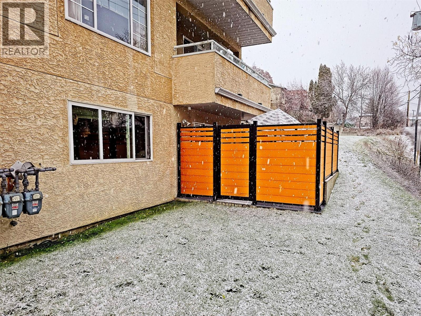 573 10th Avenue Unit# 2, Castlegar, British Columbia V1N 1K6 - Photo 6 - 10370933