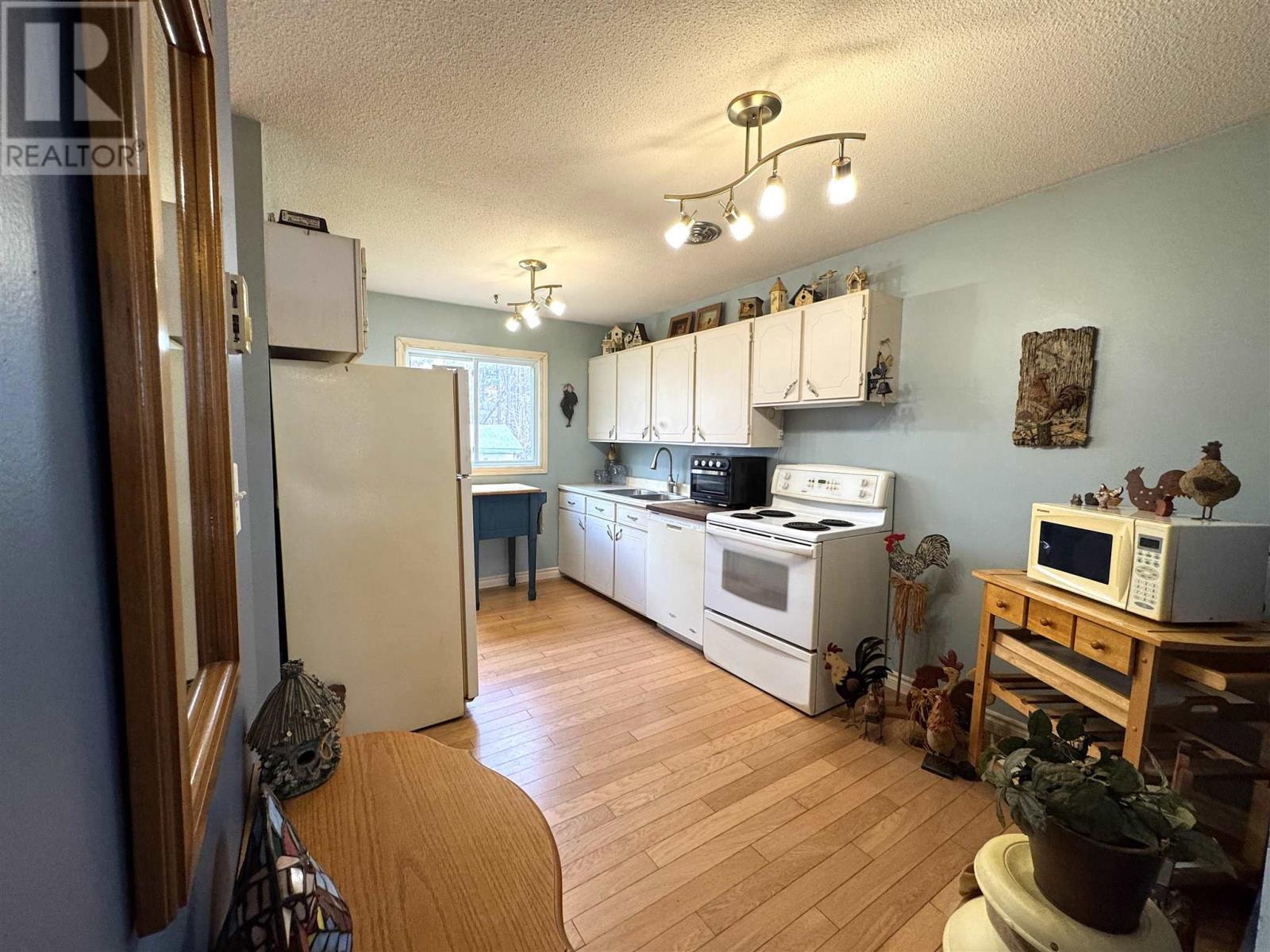 24 Muriel, Sault Ste. Marie, Ontario  P6A 6X4 - Photo 7 - SM253267