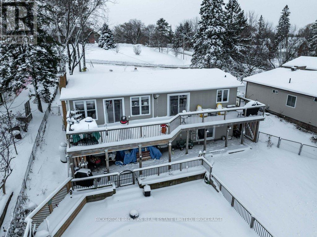 4 LAKEVIEW DRIVE, Westport, Ontario