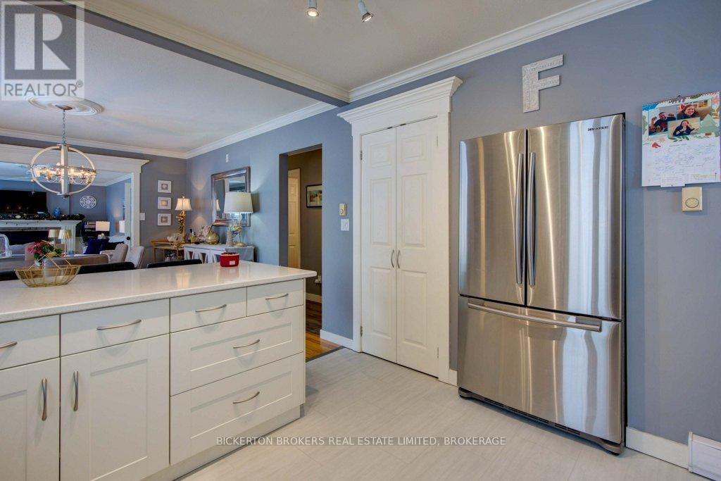 4 Lakeview Drive, Westport, Ontario  K0G 1X0 - Photo 24 - X12630770