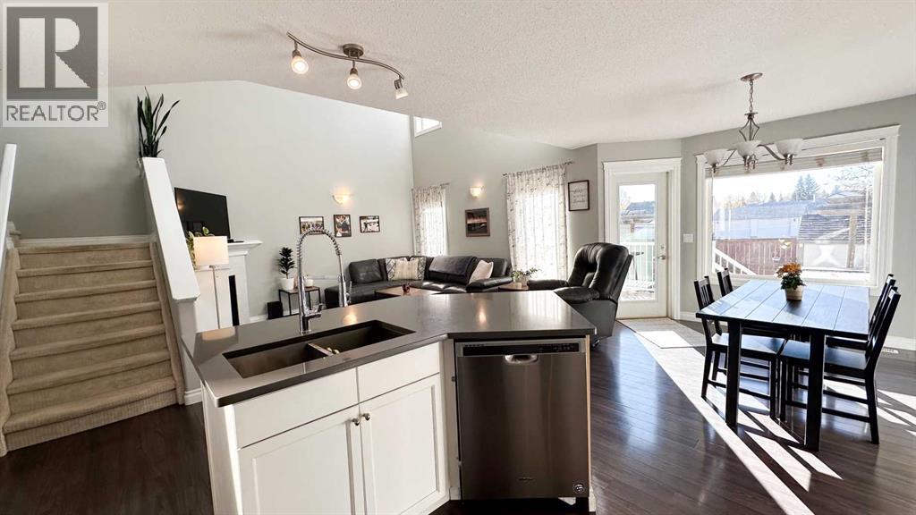 211 11 Avenue Ne, Sundre, Alberta  T0M 1X0 - Photo 10 - A2267286