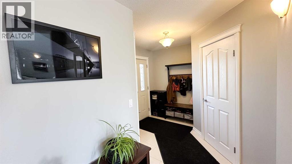 211 11 Avenue Ne, Sundre, Alberta  T0M 1X0 - Photo 3 - A2267286