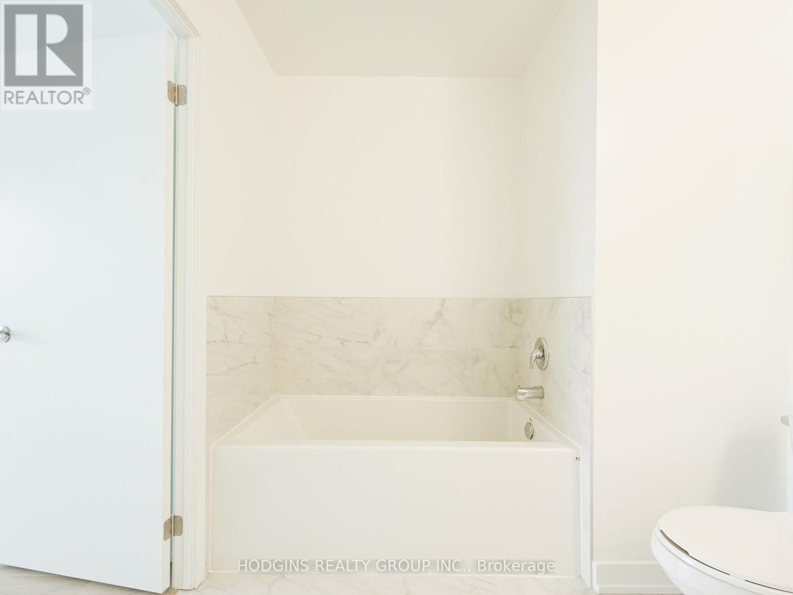 306 - 1035 Southdown Road, Mississauga, Ontario  L5J 0A2 - Photo 13 - W12630626