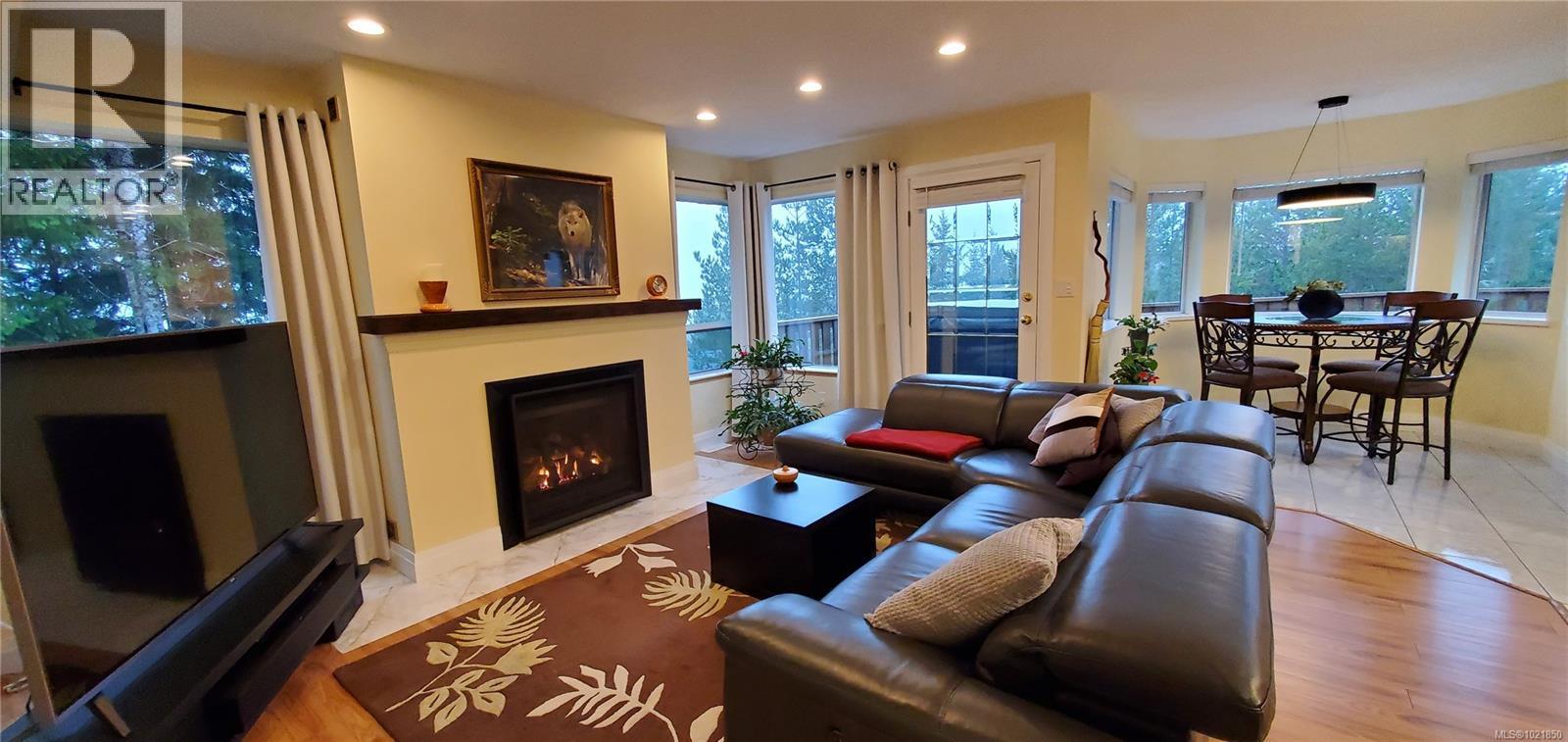 527 Cala Crt, Gold River, British Columbia V0P 1G0 - Photo 2 - 1021850