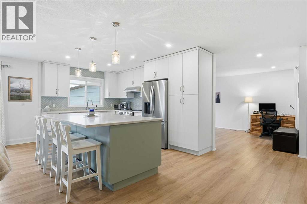 60 Sunmount Close Se, Calgary, Alberta  T2X 1V6 - Photo 8 - A2270563