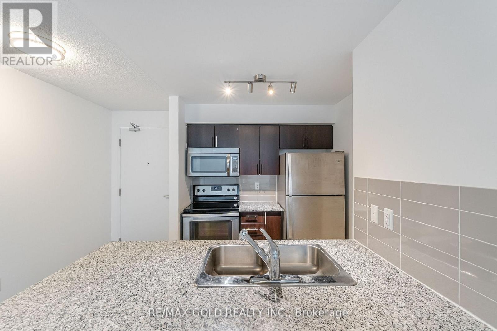 325 - 1410 Dupont Street, Toronto, Ontario  M6H 0B6 - Photo 5 - W12630664